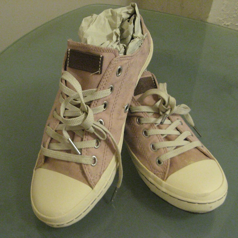 Womens converse premium all stars sneakers 10M